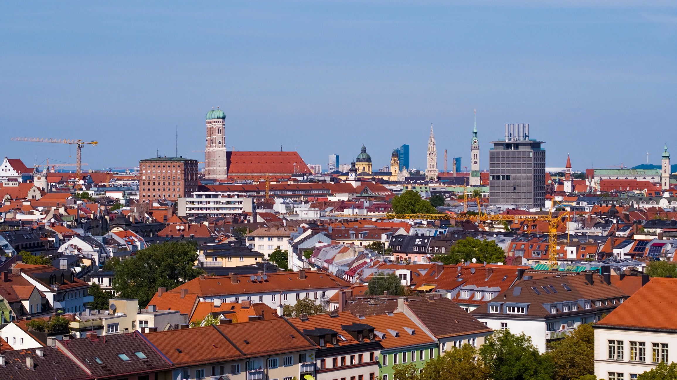 Munich Frauenkirche skyline